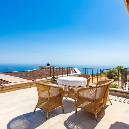 Willa Silver House, Luxurious In