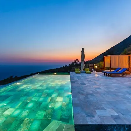 Silver House, Luxurious In *