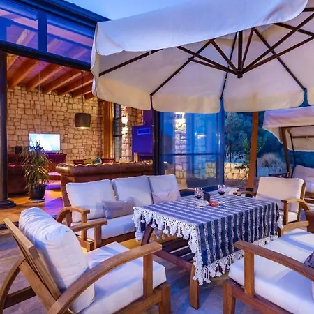 Silver House, Luxurious In *